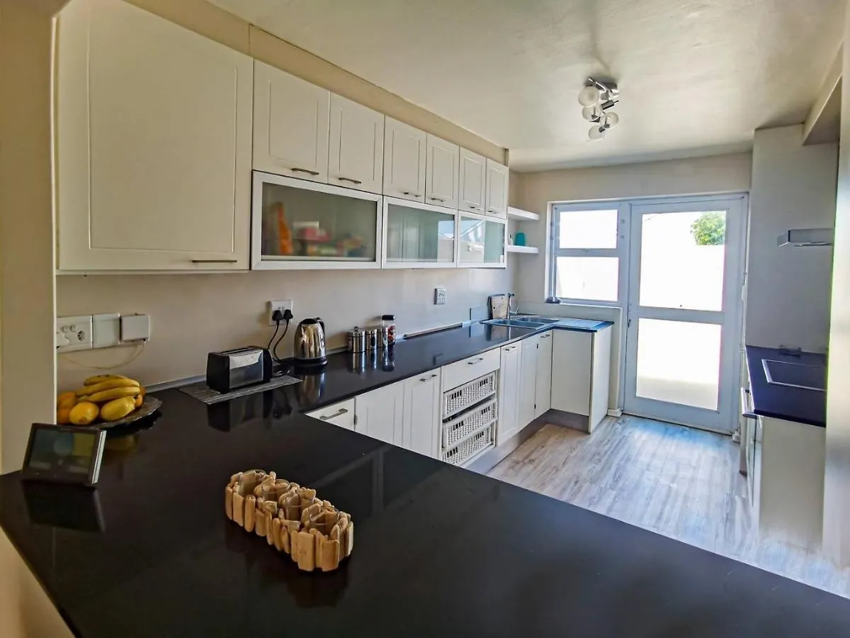 Island Home Woodbridge Island Milnerton Cape Town 0*,